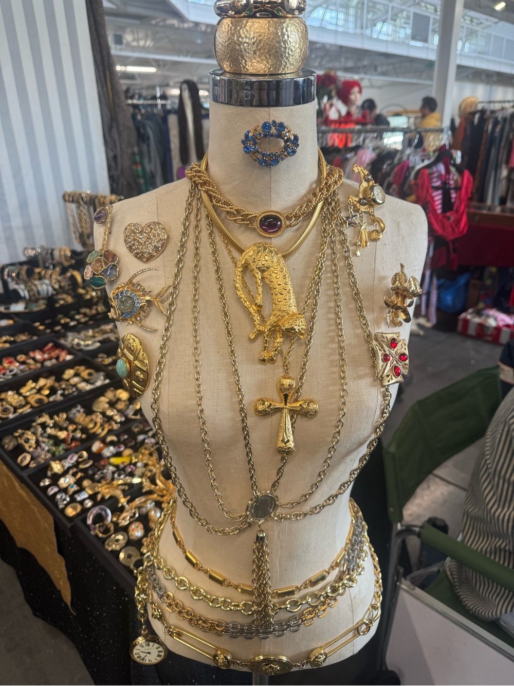 #47 jewelry item live show